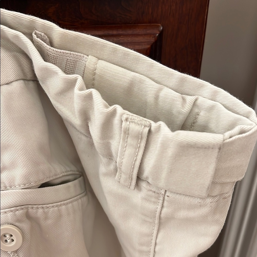 Men's Beige Shorts sz 48 - Picture 4 of 6
